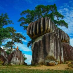 Wisata Alam Batu Belimbing Bangka Selatan: Keindahan Alam yang Mempesona