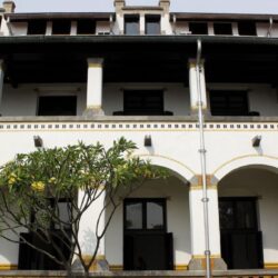 Menyibak Tabir Lawang Sewu: Antara Kemegahan Arsitektur Belanda dan Jejak Sejarah Perkeretaapian