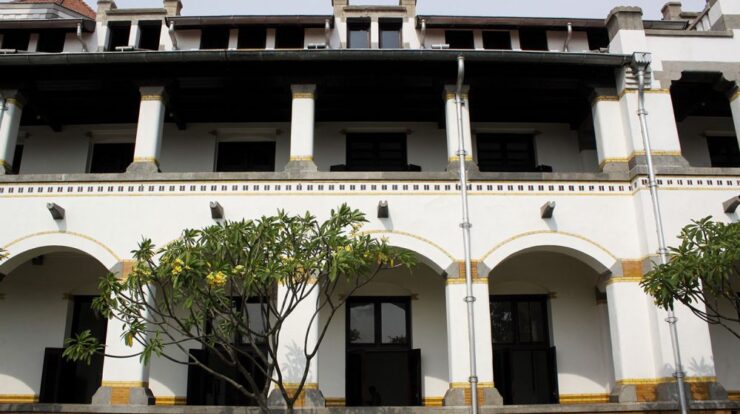 Menyibak Tabir Lawang Sewu: Antara Kemegahan Arsitektur Belanda dan Jejak Sejarah Perkeretaapian