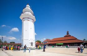 Antara Religi dan Tradisi Jawara: Menjaga Marwah Budaya Banten di Gerbang Barat Pulau Jawa