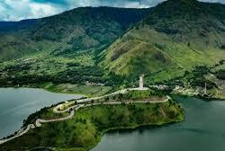 Menjelajahi Tapanuli Utara: Pesona “Kota Wisata Rohani” dan Gerbang Keajaiban Danau Toba